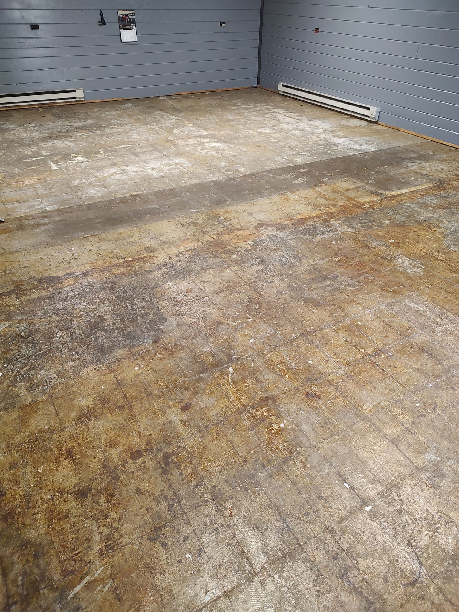 Gallery photos for Commercial Garage Floor Coating in St. Cloud for Heartland 4x4: Image #1