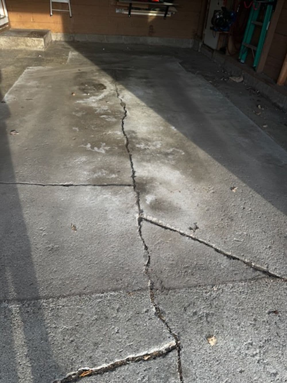 Cracked Garage Floor Gets Slatestone Epoxy Coating in Cold Spring