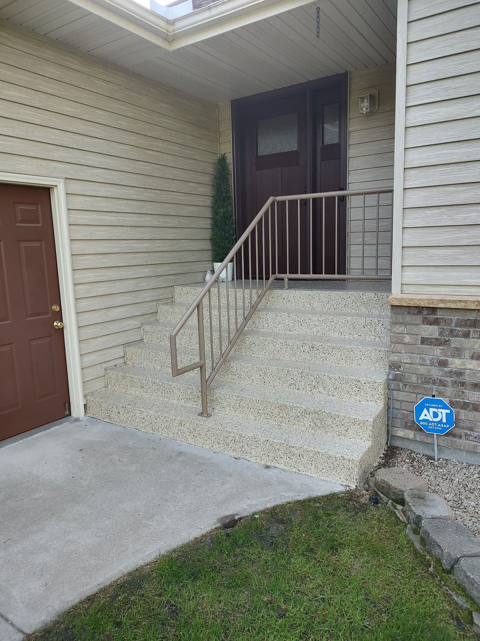 Gallery photos for Front Step Concrete Coating in Brainerd MN Gets a Grip: Image #3